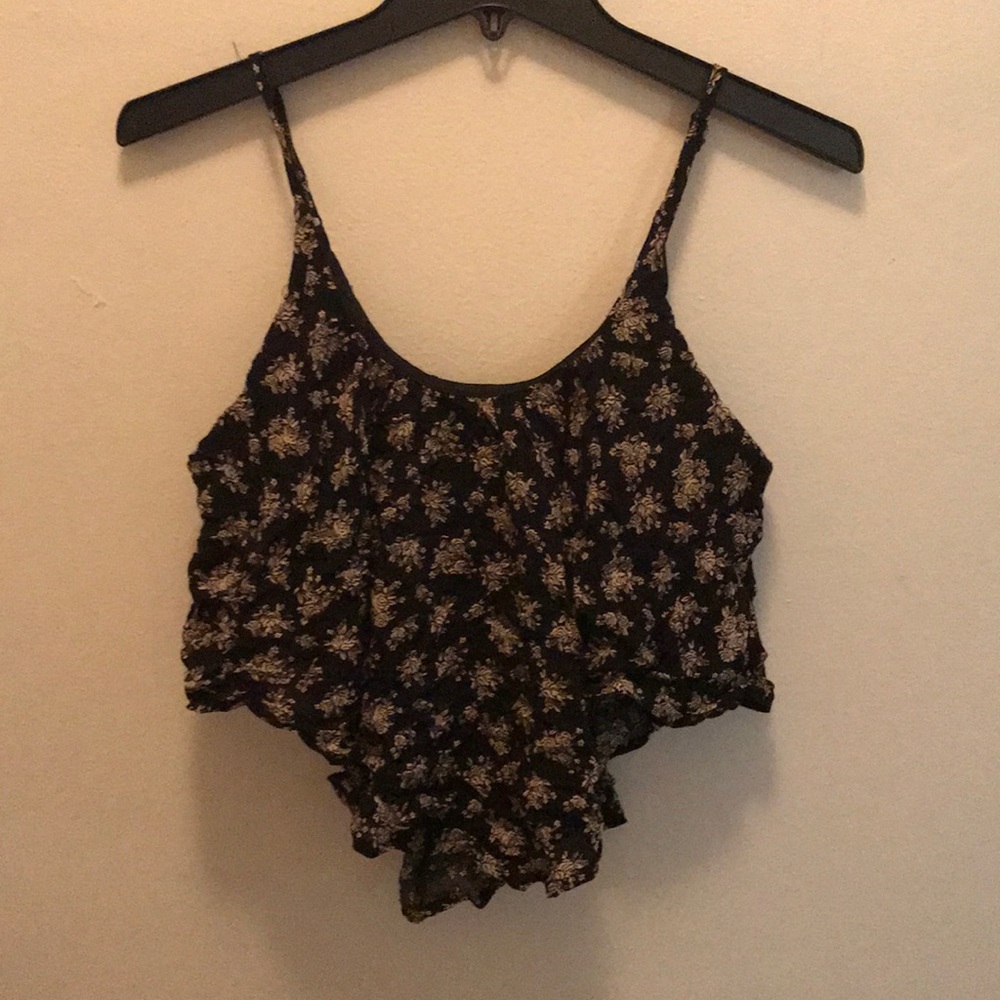 Black cropped flowy tank